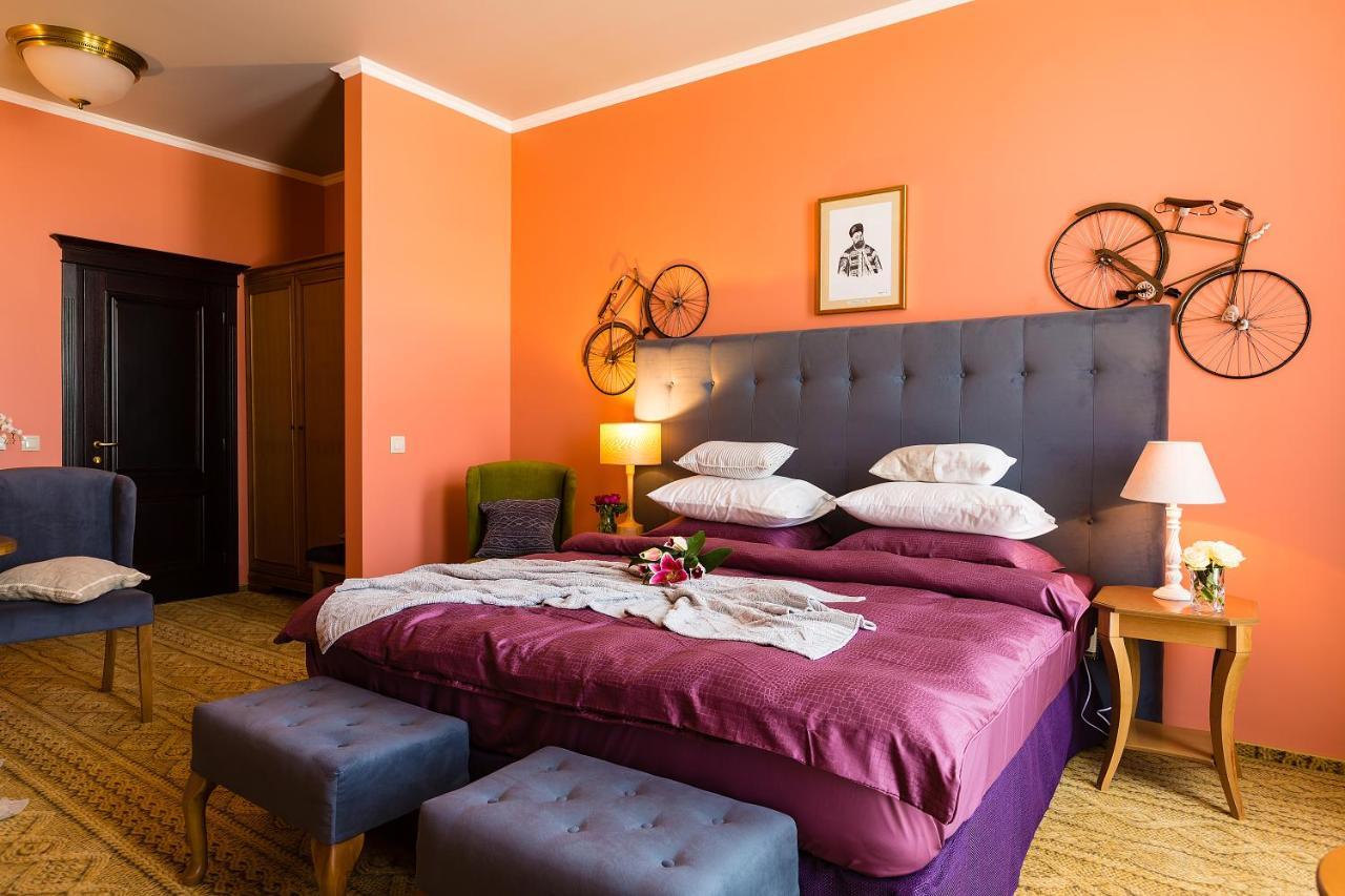 Country Spa Retreat Snagov Eksteriør billede A bedroom