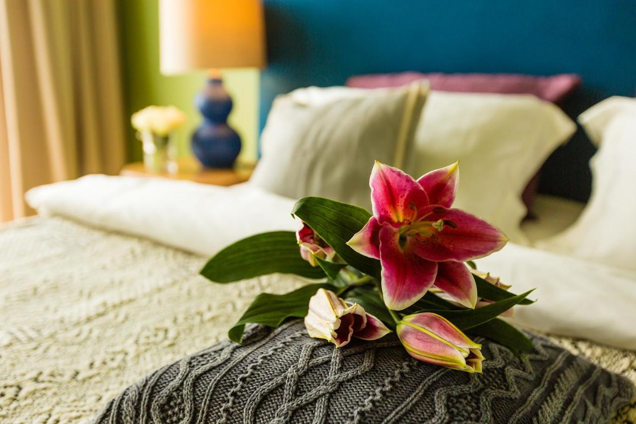 Country Spa Retreat Snagov Eksteriør billede A bouquet of flowers